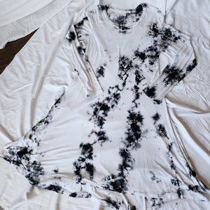 Karen by Karen Kane Black, White, and Copper Tie Dye Long Sleeve Dress L